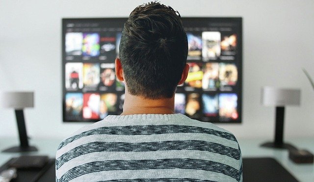 Dlaczego warto oglądać filmy online?