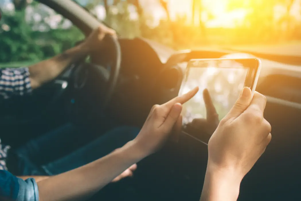 Monitoring GPS pojazdów: czy to rozwiązanie lepsze niż tradycyjny autoalarm?
