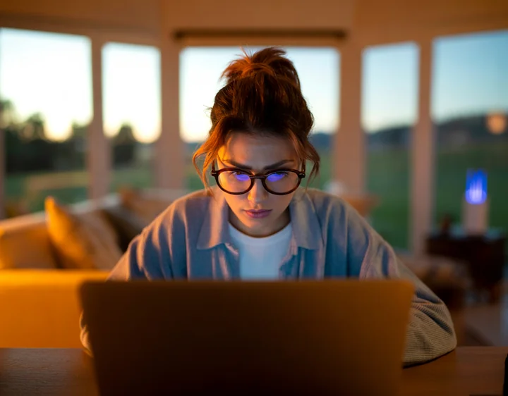 Internet w firmie – czym różni się od oferty domowej?