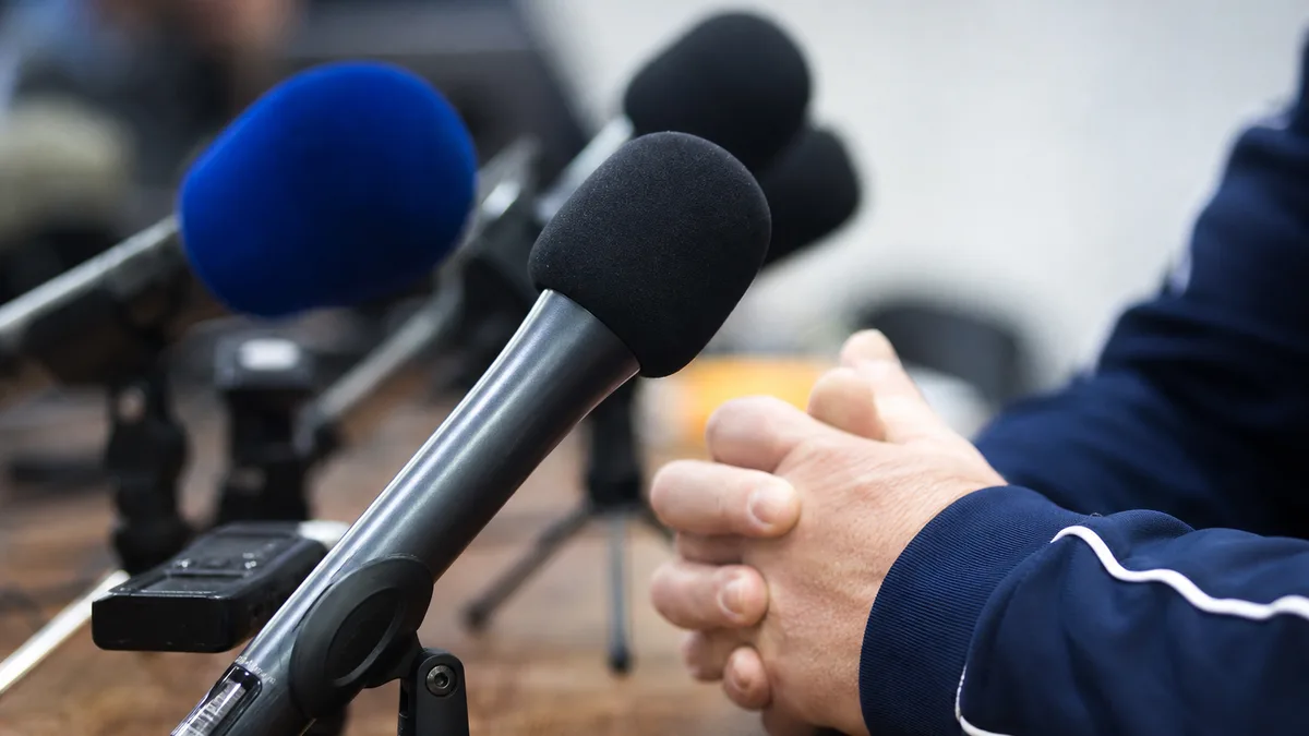 Trener Lechii prosi dziennikarzy o dyskrecję. Chodzi o skład przed meczem