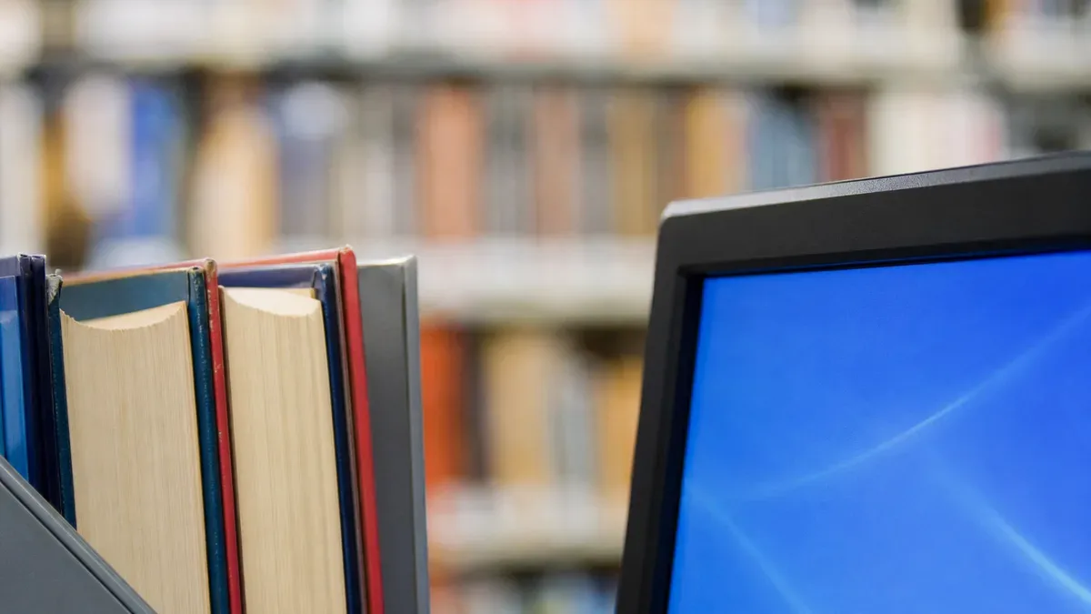 Katalog biblioteki w Gdańsku zniknie na trzy dni, ale czytelnia zostaje