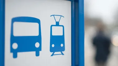 Biegacze zmienią trasy autobusów i tramwajów w Gdańsku. ZTM ostrzega