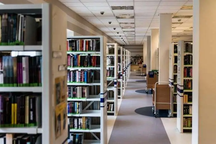Jak biblioteki szkolne odzyskują nastolatków - spotkanie sieci w Filii