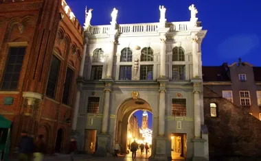 Niewybuch w kolektorze na Chełmie sparaliżował ulicę na kwadrans