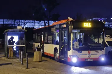 Gdy mróz trzymał Gdańsk, Autobus SOS dowoził ciepło i wsparcie