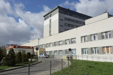 Pod Szpitalem na Zaspie znów modlitwa i spór o dostęp do opieki