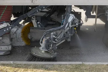 Gdańsk domywa ulice po zimie, a część prac wciąż czeka na swoją kolej