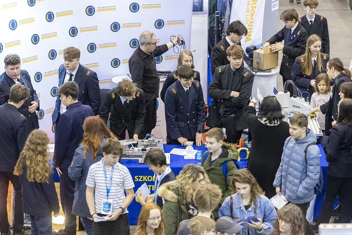 Targi szkół ponadpodstawowych przyciągnęły tłumy ósmoklasistów i pracodawców