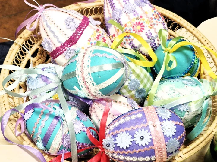 W gdańskim MOPR zrobiło się wielkanocnie dzięki pracom z warsztatów terapii zajęciowej