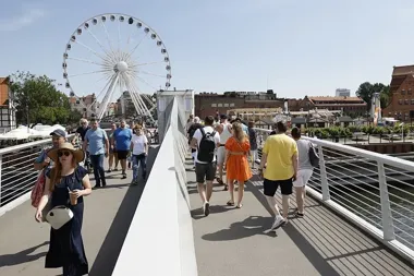 Kładka na Ołowiance bez zwodzenia. Dodatkowe wzmocnienia potrwają do końca lipca