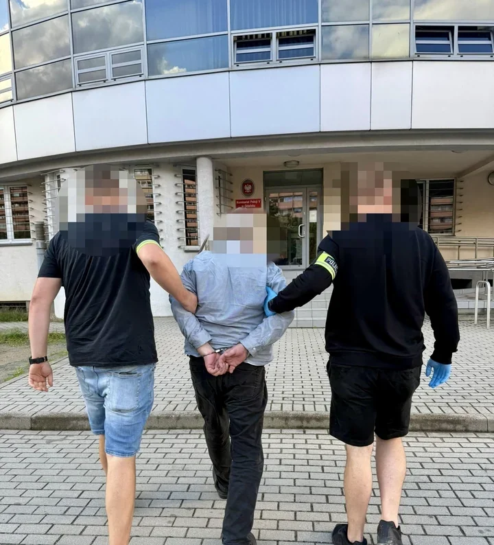 Uciekł przed policją i schował się w sklepie. Miał ponad 1,5 promila