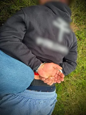 Ukradł czapki i koszulkę z manekina. Grozi mu nawet 15 lat więzienia