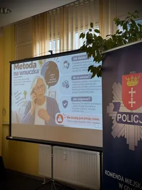 Telefon od wnuczka lub policjanta. Seniorzy z Suchanina poznali metody oszustów