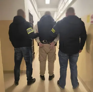 116 czekolad i słuchawki za 2000 zł - 37-latek wpadł we Wrzeszczu