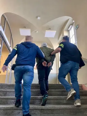 Kradli krzyże i figurki z nagrobków - 35 zarzutów po akcji gdańskiej policji