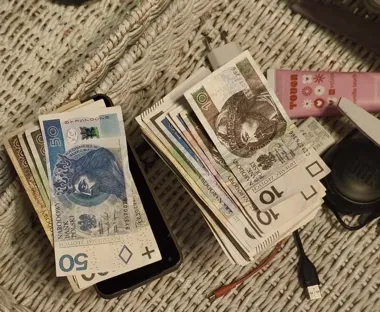 Randka z aplikacji skończyła się kradzieżą - zniknęło 30 tysięcy