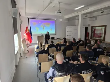 Ekspertka rządowa szkoliła policję w Gdańsku - nowe procedury dla ofiar poniżej 15 lat