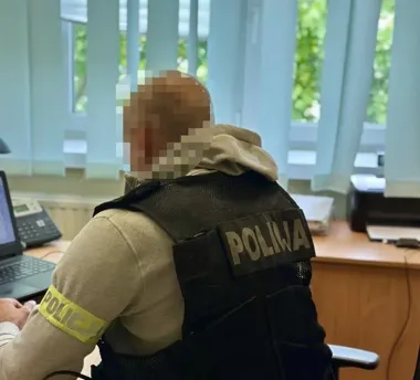 Ukradł towar i szarpał ochroniarza - policjant po służbie zareagował od razu