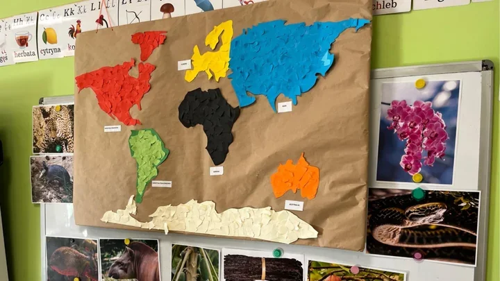 Baśń o pająku – pierwszoklasiści poznali Peru podczas zajęć w bibliotece