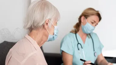 Darmowe szczepienia przeciw krztuścowi dla seniorów – akcja w Pruszczu Gdańskim