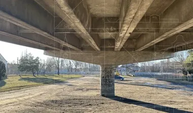 Wiadukt nad torami znika kawałek po kawałku. Ulica i autobus zmienią trasę