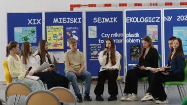 Uczniowie rozłożyli mikroplastik na czynniki pierwsze