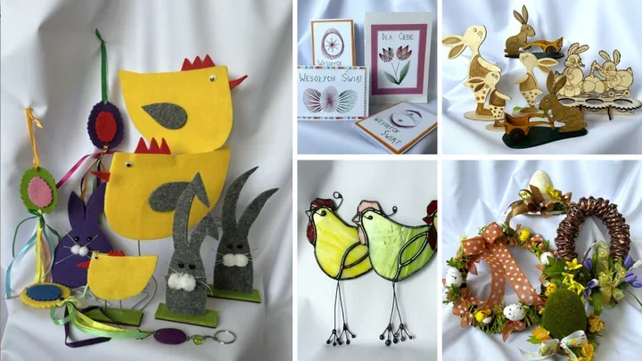Wielkanocny kiermasz WTZ PSONI – rękodzieło uczestników na stołach w Urzędzie Miasta