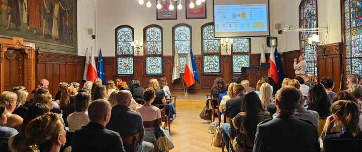 Młodzi dorośli na granicy bezdomności. Pomorskie szuka skuteczniejszej ochrony