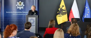 Policjanci ćwiczyli reakcję na przemoc wobec dzieci. Chodziło o szybszą pomoc