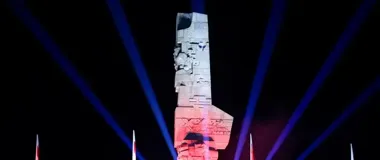 Na Westerplatte zapłonął Znicz Pokoju. Oddano hołd obrońcom