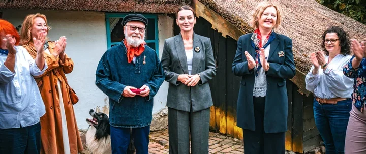 Zabytkowa chata i ważne odznaczenie. Uhonorowano Wiesława Stępnia