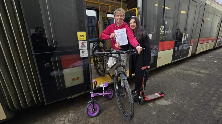Nowe zasady przewozu rowerów i hulajnóg w komunikacji miejskiej – co się zmieni